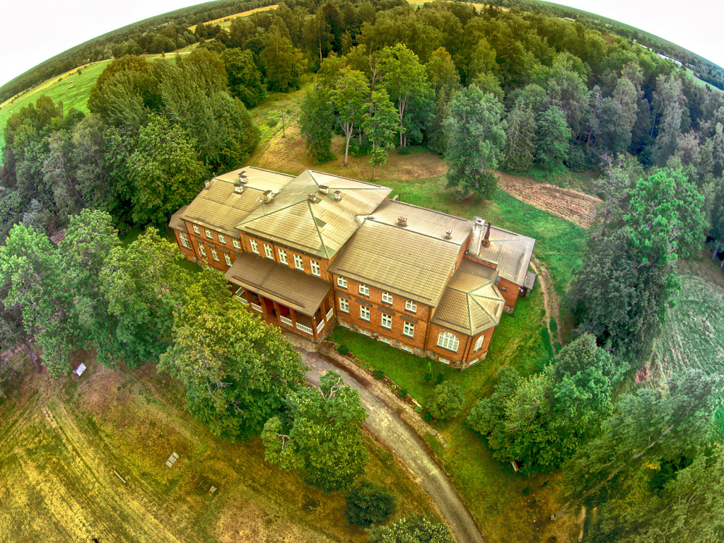 Allikukivi kalevivabriku direktori elamu